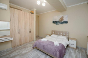 Ultra Central One Bedroom Apartment